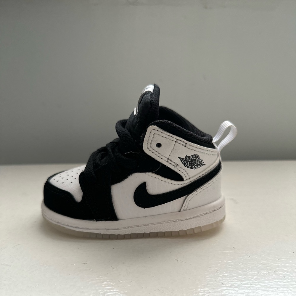 AIR JORDAN 1 MID SE BABY